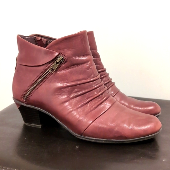 Burgundy leather ankle booties - Picture 1 of 6